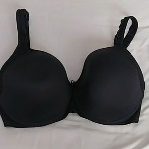 Chantelle Bra 32 DDDD